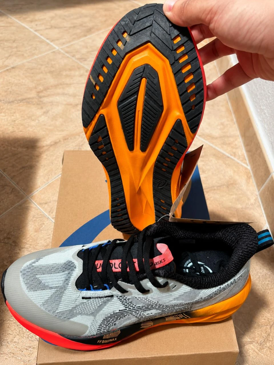 Running shoes Asics Novablast 5 CP – photo 2